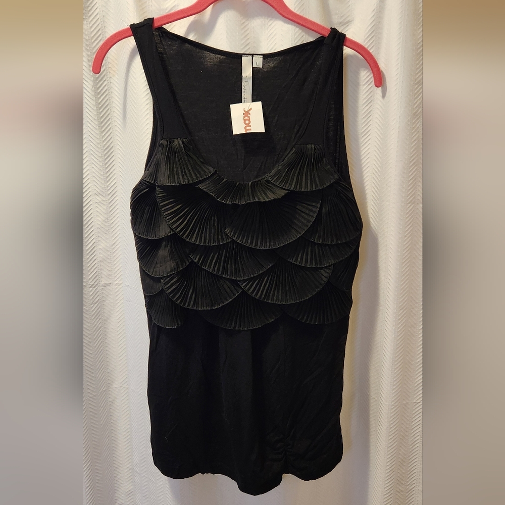 Flats & Heels Black Scallop Tank Top, NWT